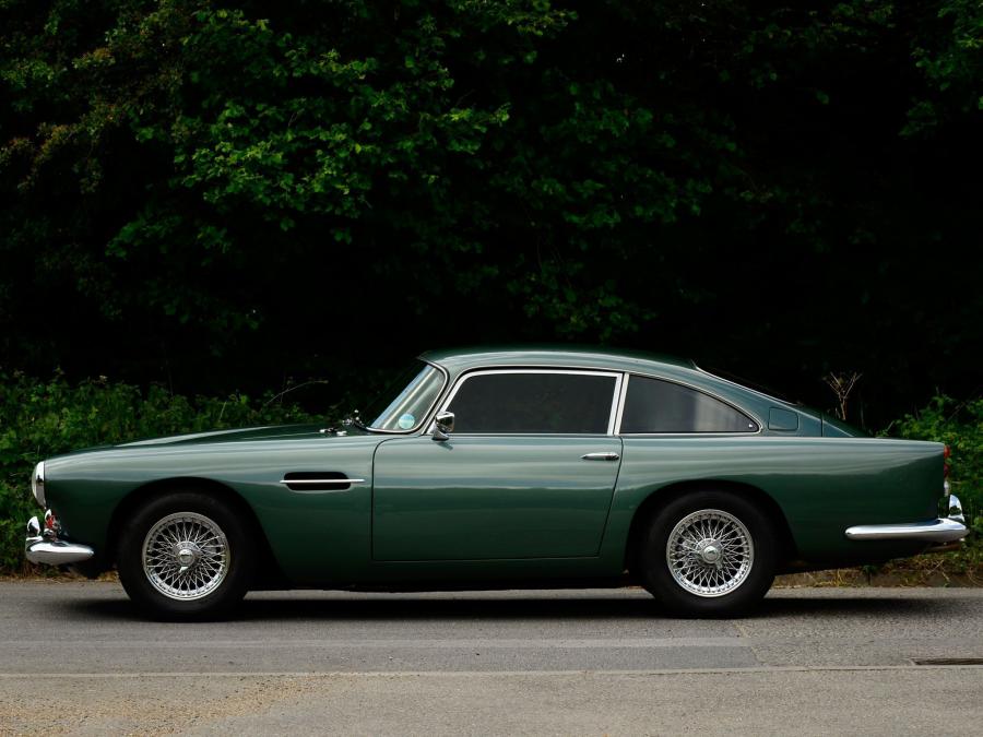  Aston Martin DB4 (Series IV) 1961 года  (UK) (фото 17 из 23)